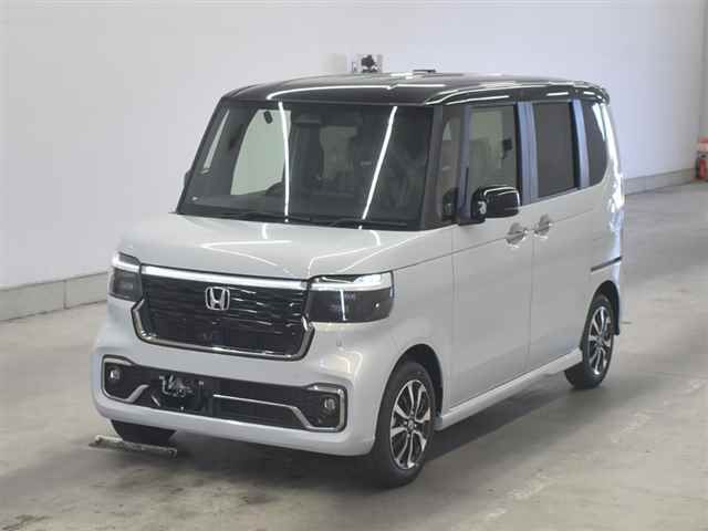2026 Honda N_BOXカスタム Two-tone coordinated style auction photo 4