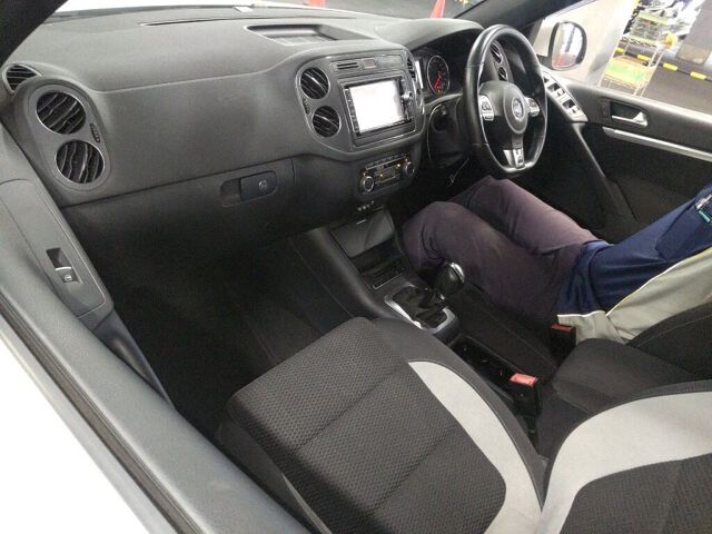 2013 Volkswagen ティグアン TSIBモショテクRライン auction photo 3
