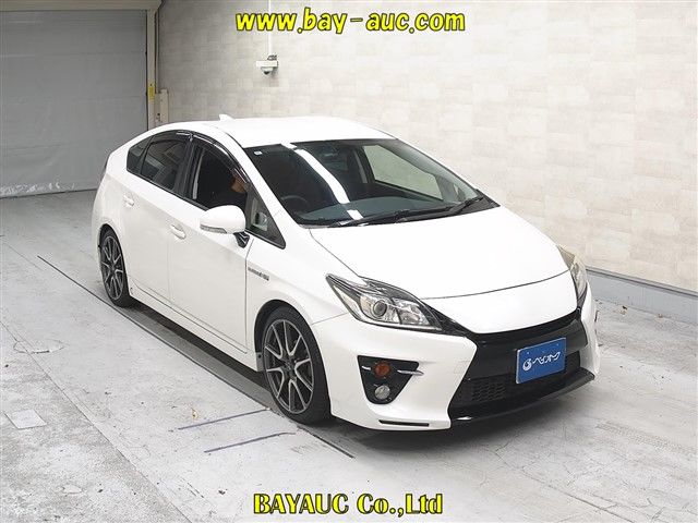 2014 Toyota Prius Sツーリングセレクション・G s Japan auction vehicle