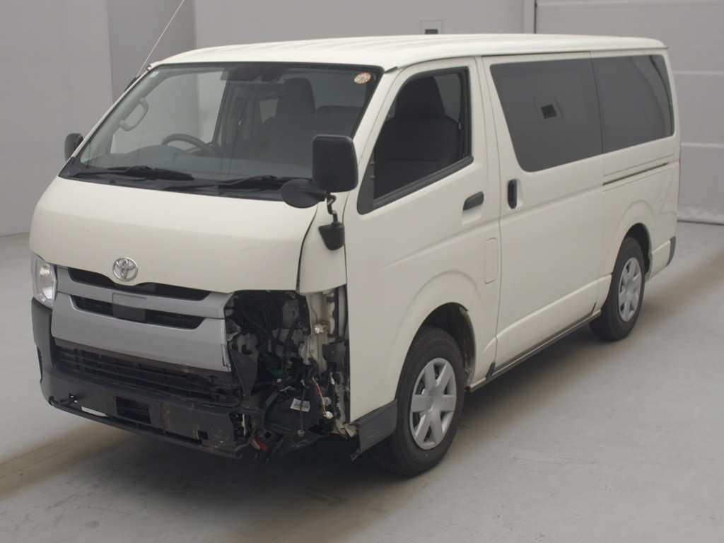 2018 Toyota Hiace ロングDX 4WD Japan auction vehicle