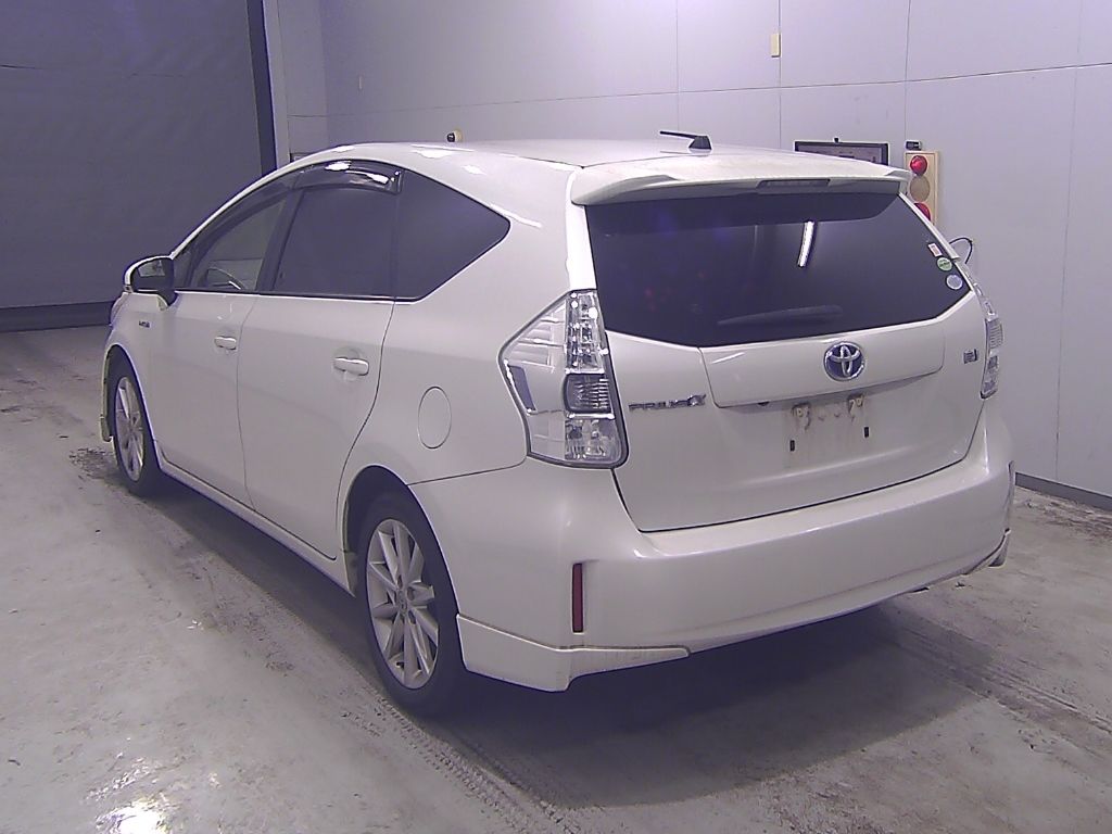 2012 Toyota Prius Alpha S Touring Selection auction photo 5