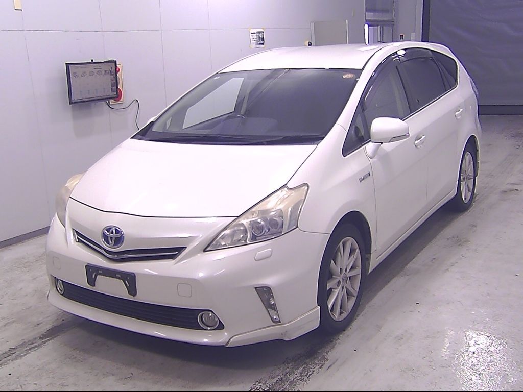 2012 Toyota Prius Alpha S Touring Selection auction photo 4