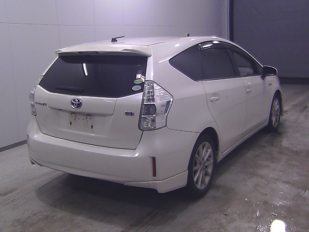 2012 Toyota Prius Alpha S Touring Selection auction photo 2