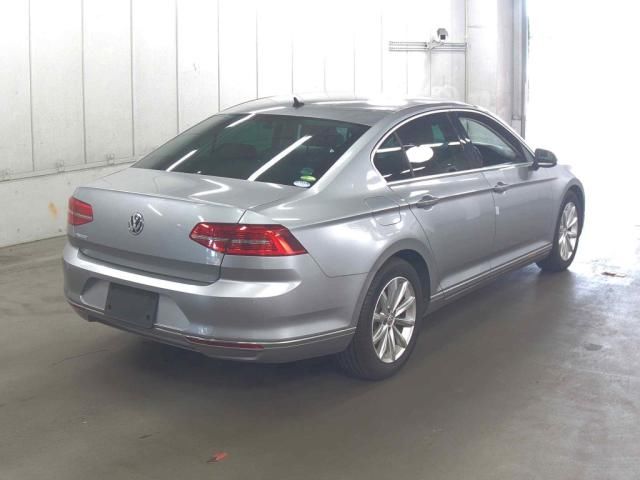 2018 Volkswagen VW パサートTSI エレガンスL auction photo 3