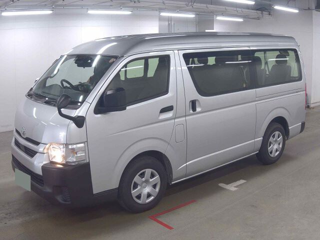 2025 Toyota Hiace DX auction photo 4
