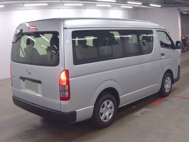 2025 Toyota Hiace DX auction photo 5