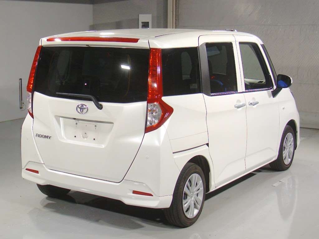 2022 Toyota Roomy X auction photo 2