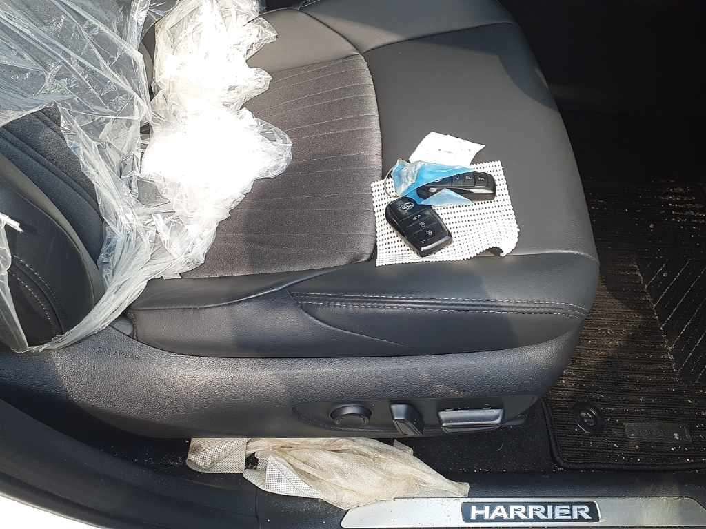 2024 Toyota Harrier G auction photo 10