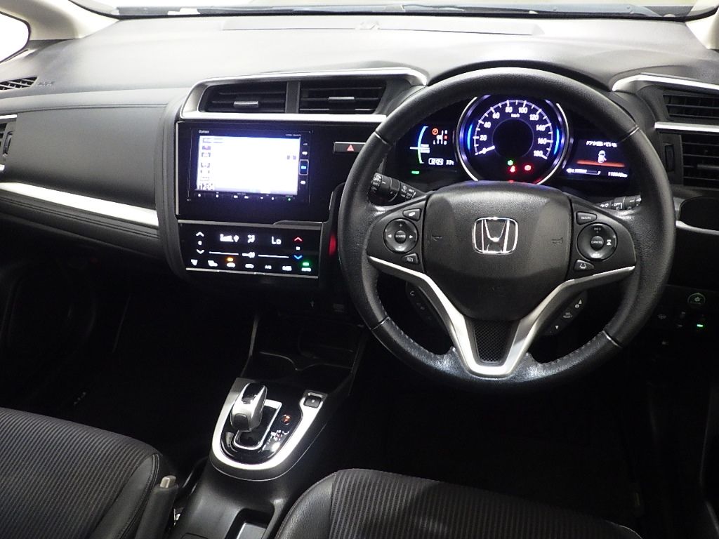 2018 Honda Fit ハイブリッドLホンダセンシング auction photo 3