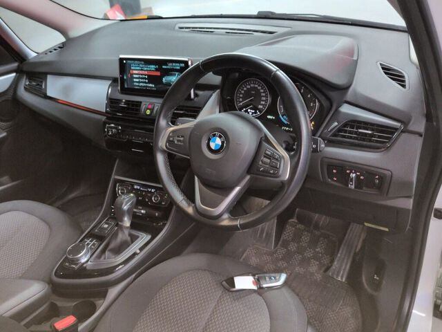2018 BMW 2 Series 218Dグランツアラー auction photo 3