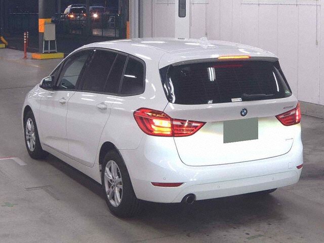 2018 BMW 2 Series 218Dグランツアラー auction photo 2