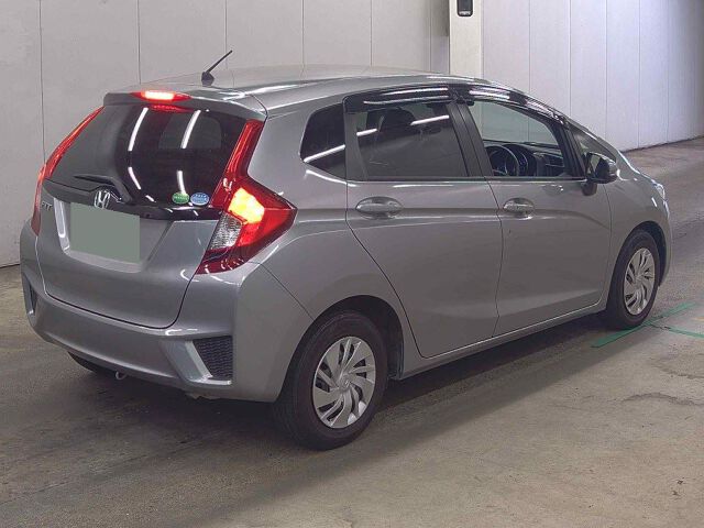 2016 Honda Fit 13G・L-PファイED auction photo 5