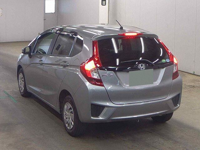 2016 Honda Fit 13G・L-PファイED auction photo 2