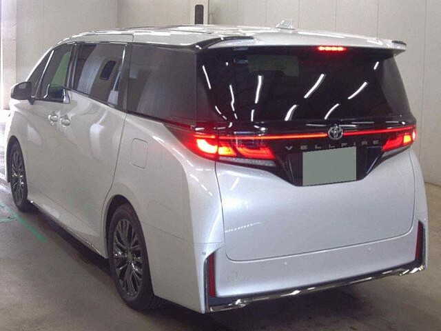 2025 Toyota Vellfire Z Premier auction photo 2