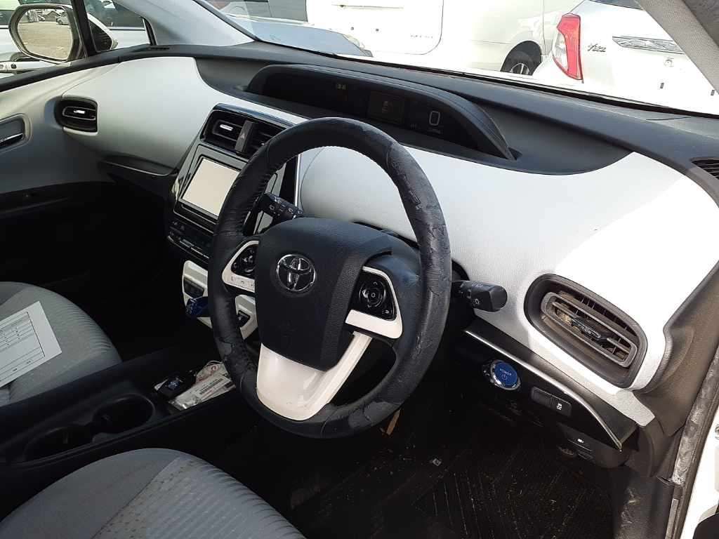 2016 Toyota Prius S auction photo 7