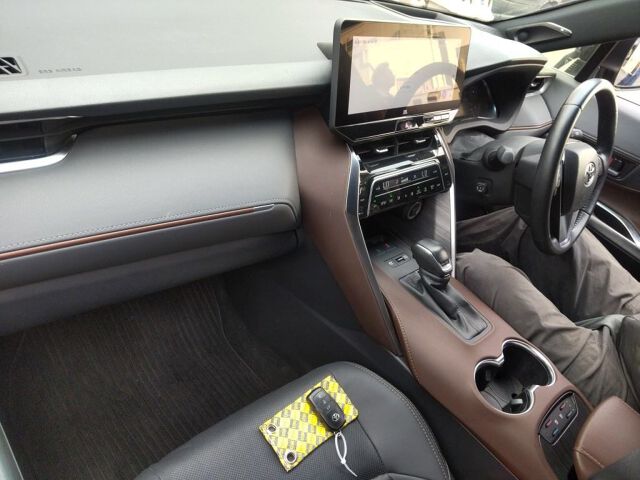 2024 Toyota Harrier Z Leather Package auction photo 3