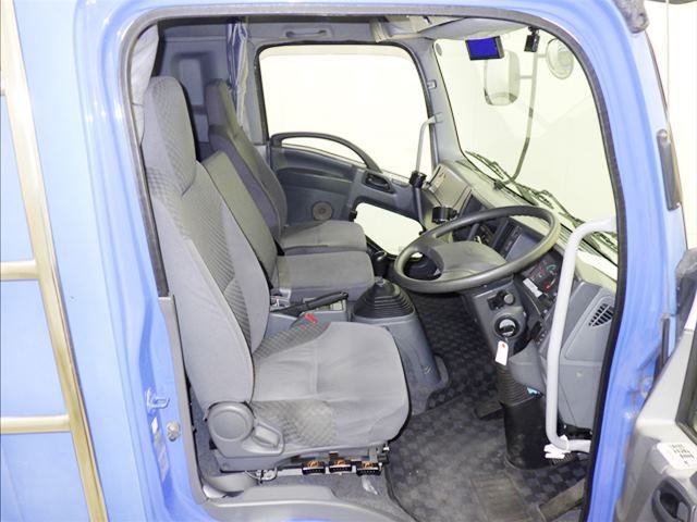 2018 Isuzu Forward バン auction photo 6