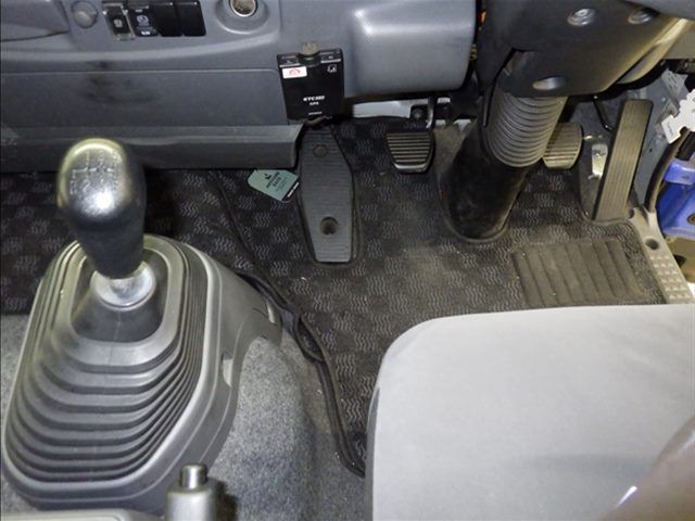 2018 Isuzu Forward バン auction photo 8