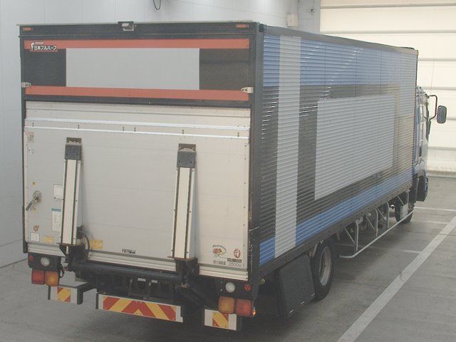 2018 Isuzu Forward バン auction photo 2