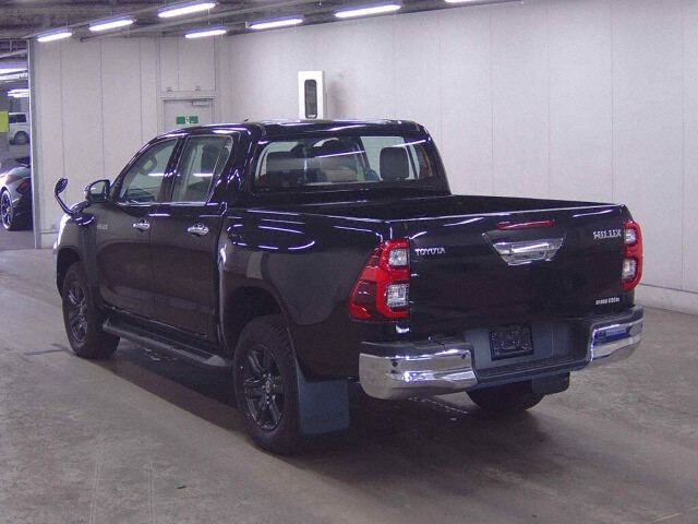 2023 Toyota Hilux Z 4WD auction photo 2