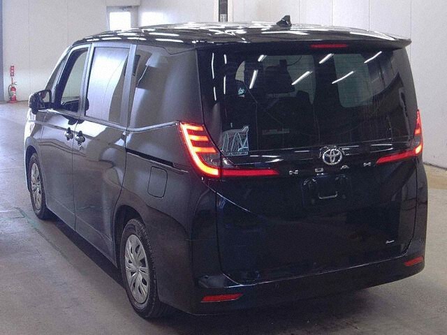 2023 Toyota Noah X auction photo 2