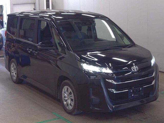 Japan Auction Vehicles 8 2023 Toyota Noah X auction photo