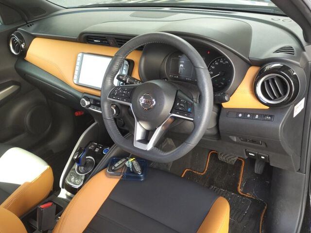 2022 Nissan Kicks X Two-Tone Interior Edition auction photo 3