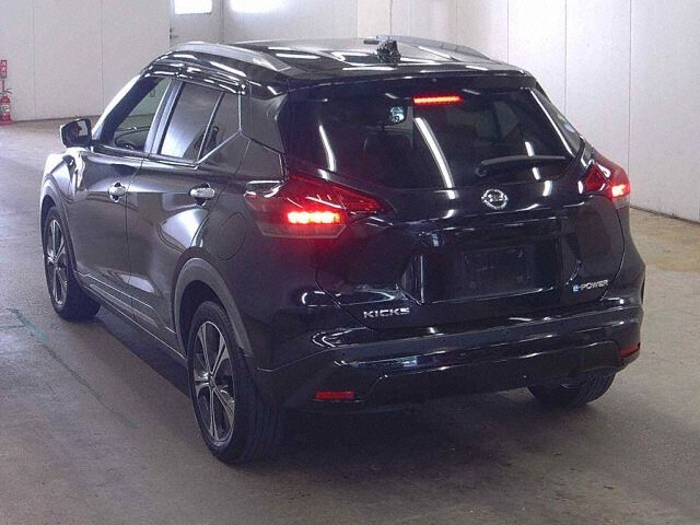 2021 Nissan Kicks X Two-Tone Interior Edition auction photo 2