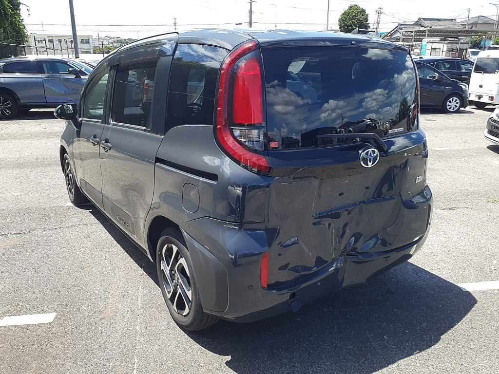 2023 Toyota Sienta ハイブリッドG auction photo 6