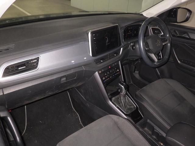 2023 Volkswagen VW T-ロック TSIスタイル auction photo 2
