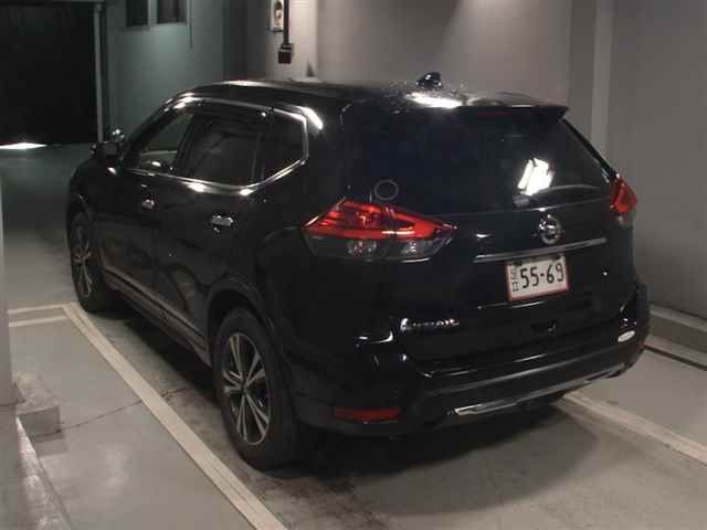 2017 Nissan X-Trail 20X auction photo 2