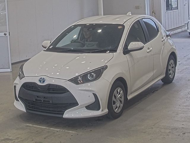 2023 Toyota Yaris ハイブリッド X Japan auction vehicle