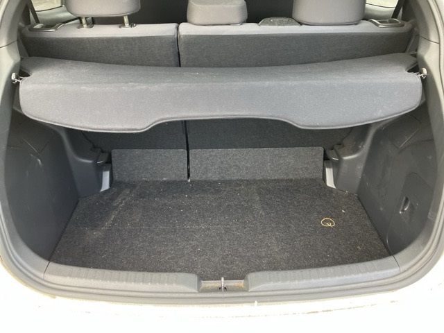 2023 Toyota Yaris ハイブリッド X auction photo 12