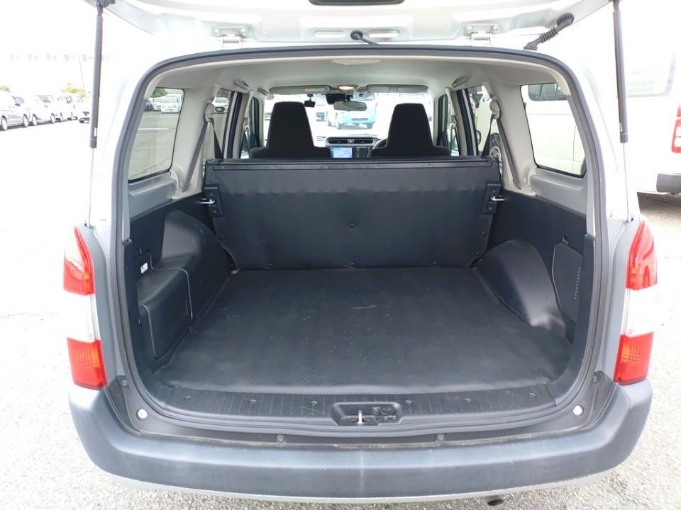 2019 Toyota Succeed auction photo 8