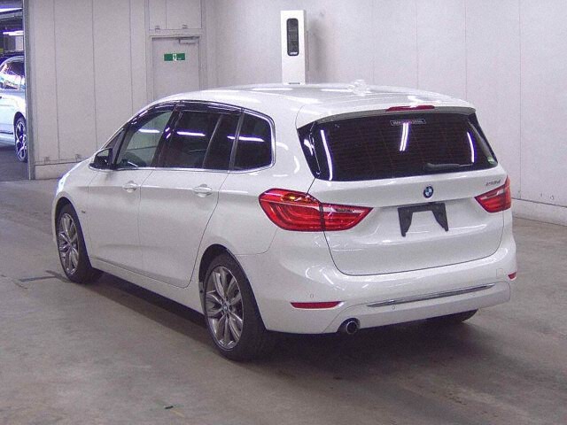 2016 BMW 2 Series 218D Gran Tour Rag Japan auction vehicle