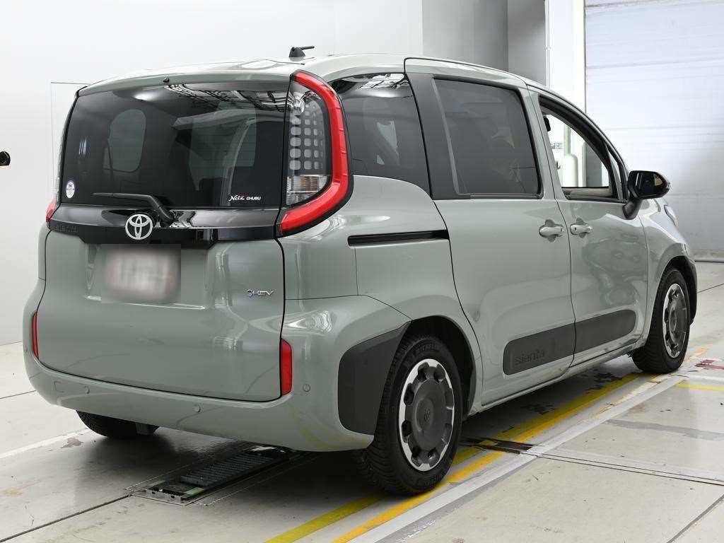 2024 Toyota Sienta ハイブリッドZ auction photo 2