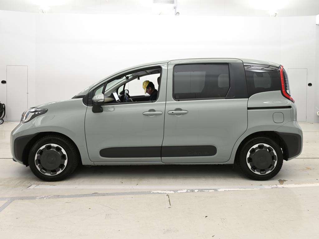 2024 Toyota Sienta ハイブリッドZ auction photo 4