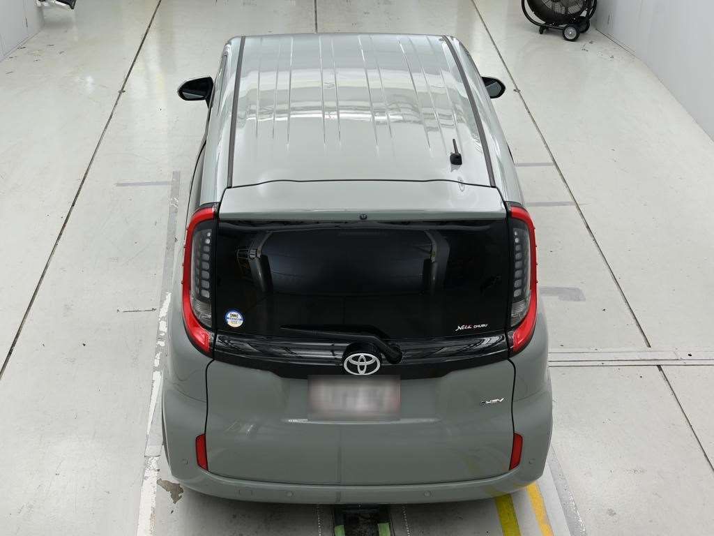 2024 Toyota Sienta ハイブリッドZ auction photo 8