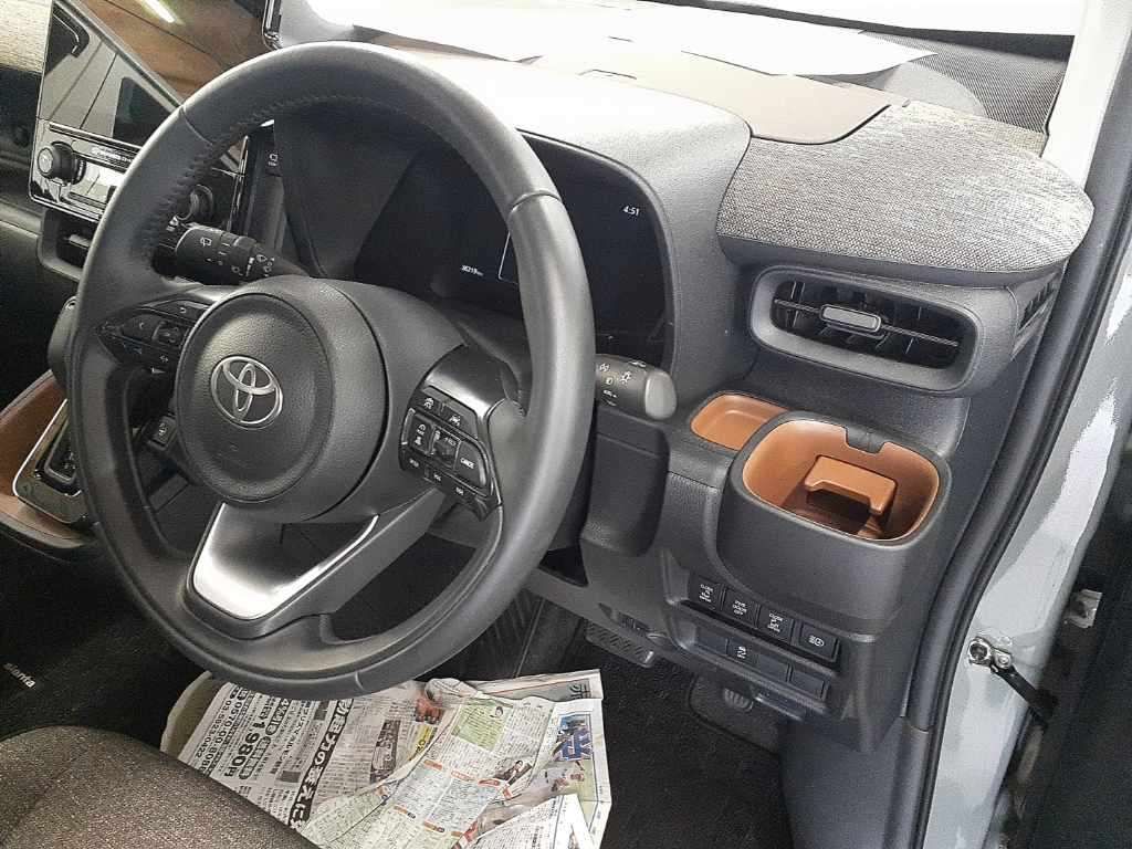 2024 Toyota Sienta ハイブリッドZ auction photo 9