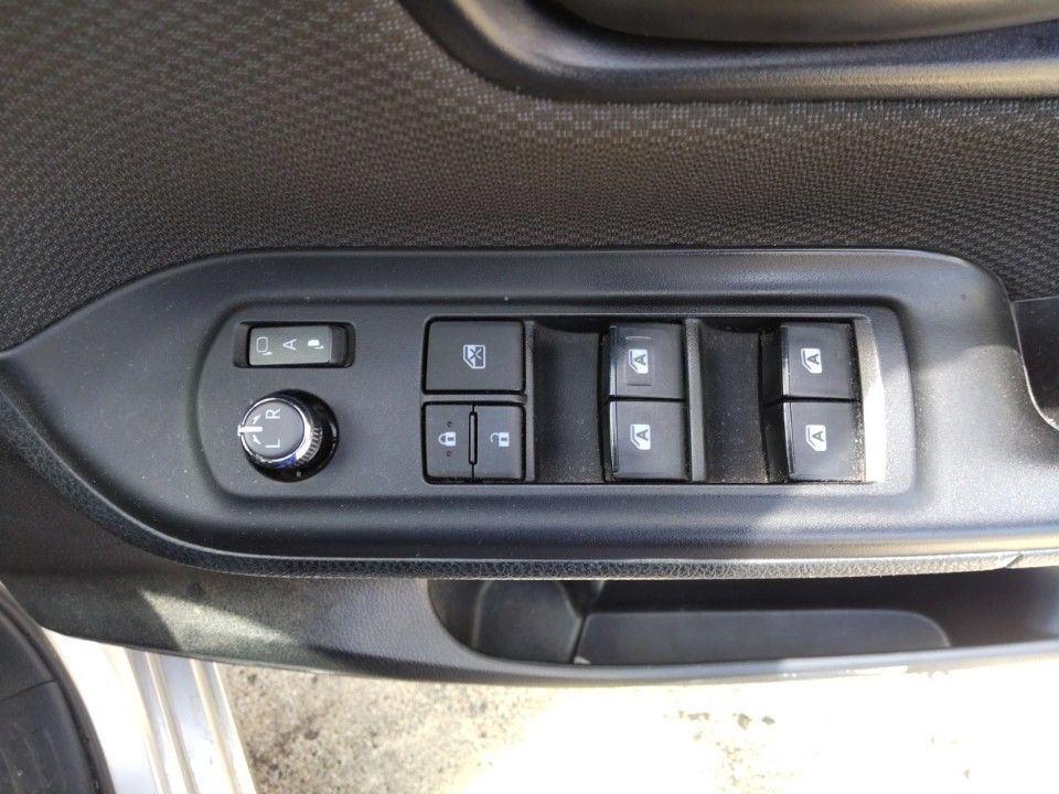2019 Toyota Noah auction photo 14