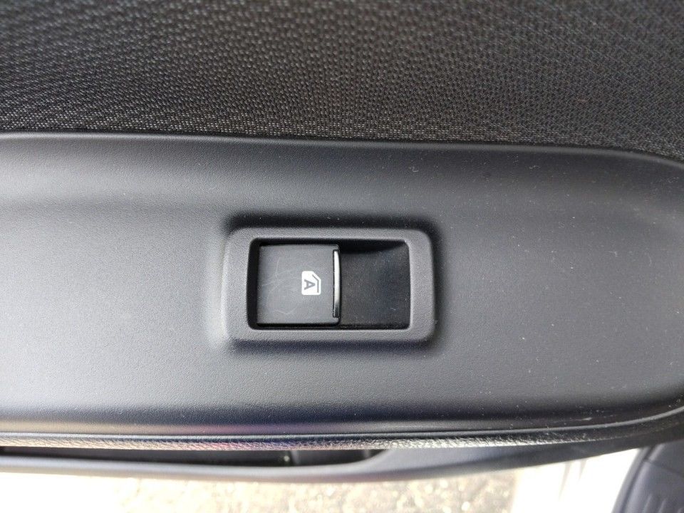 2019 Toyota Noah auction photo 13