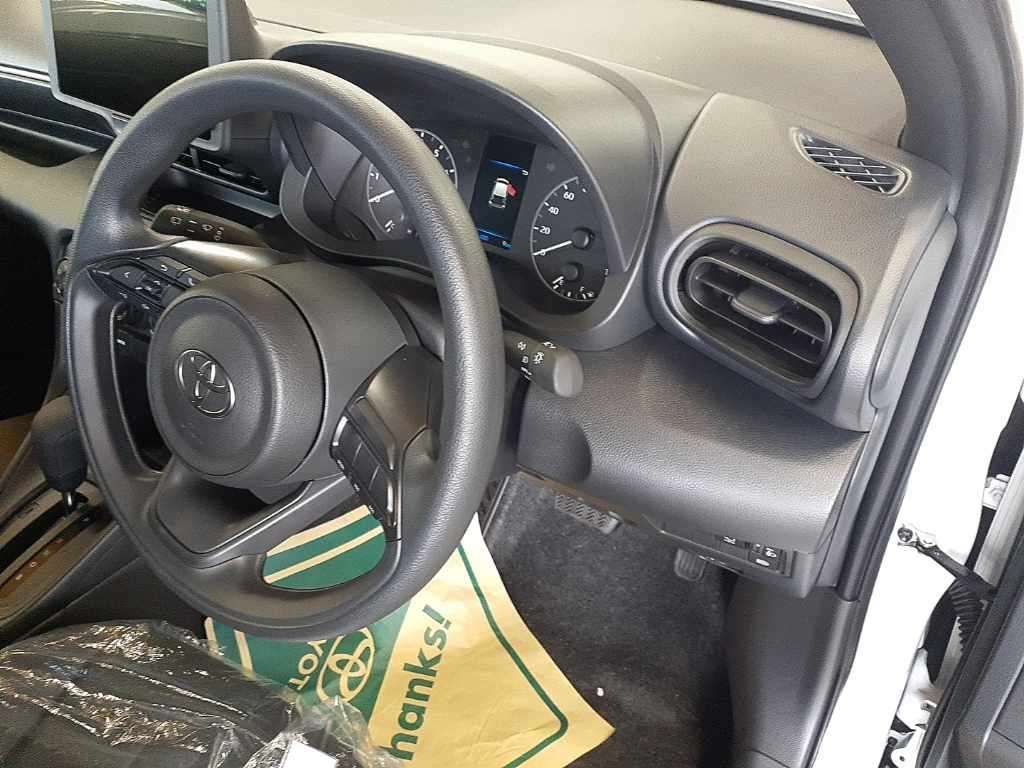 2026 Toyota Yaris X auction photo 9