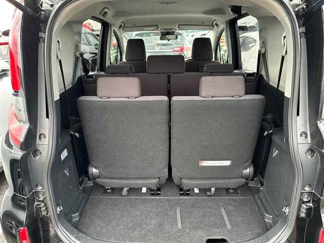 2023 Toyota Sienta G auction photo 9