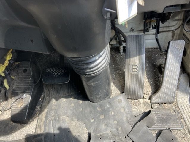 2008 Isuzu Forward ヒラ auction photo 4