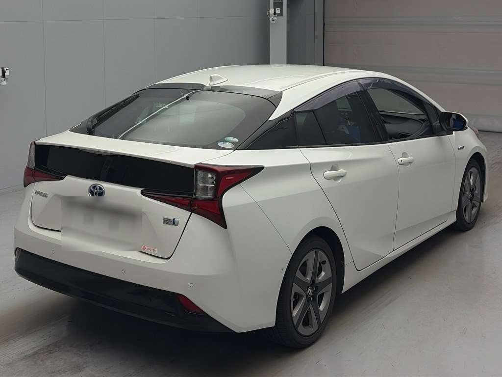 2019 Toyota Prius Aプレミアム ツーリングセレクション auction photo 2