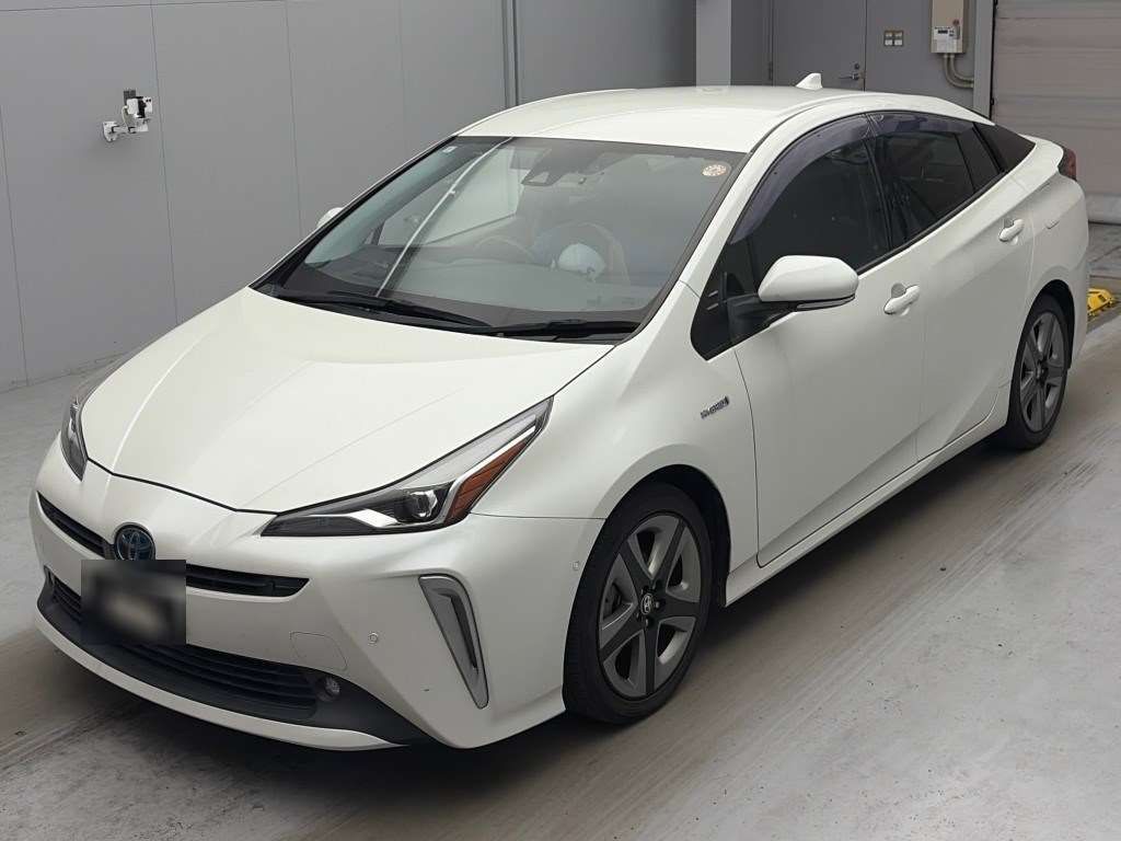 Japan Auction Vehicles 4 2019 Toyota Prius Aプレミアム ツーリングセレクション auction photo