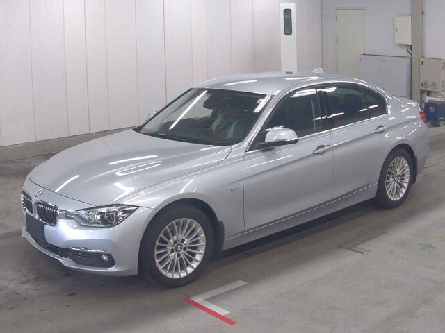2017 BMW 3 Series 320D Luxury auction photo 4