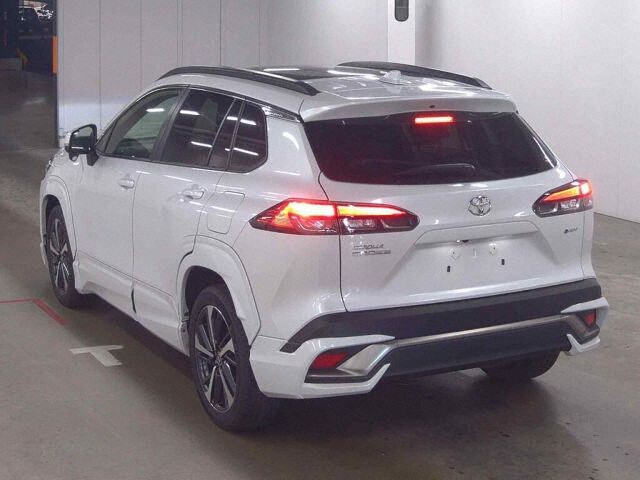 2025 Toyota Corolla Cross ハイブリッドZ auction photo 2