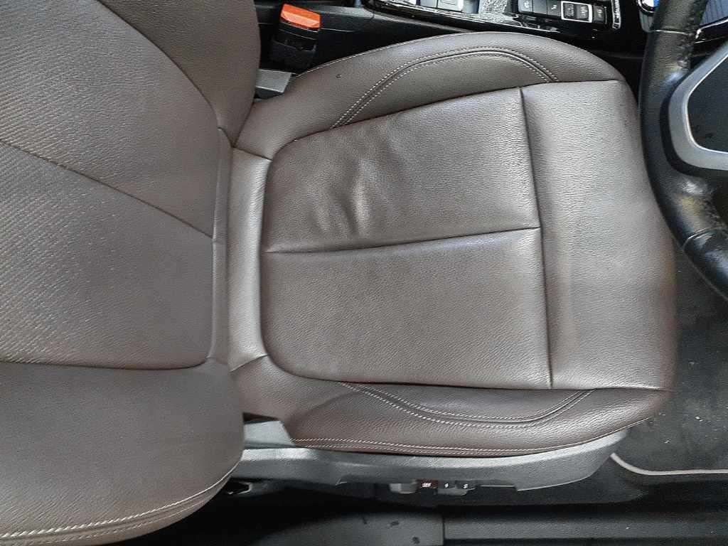 2020 BMW X1 xDrive 18d xLine 4WD auction photo 8