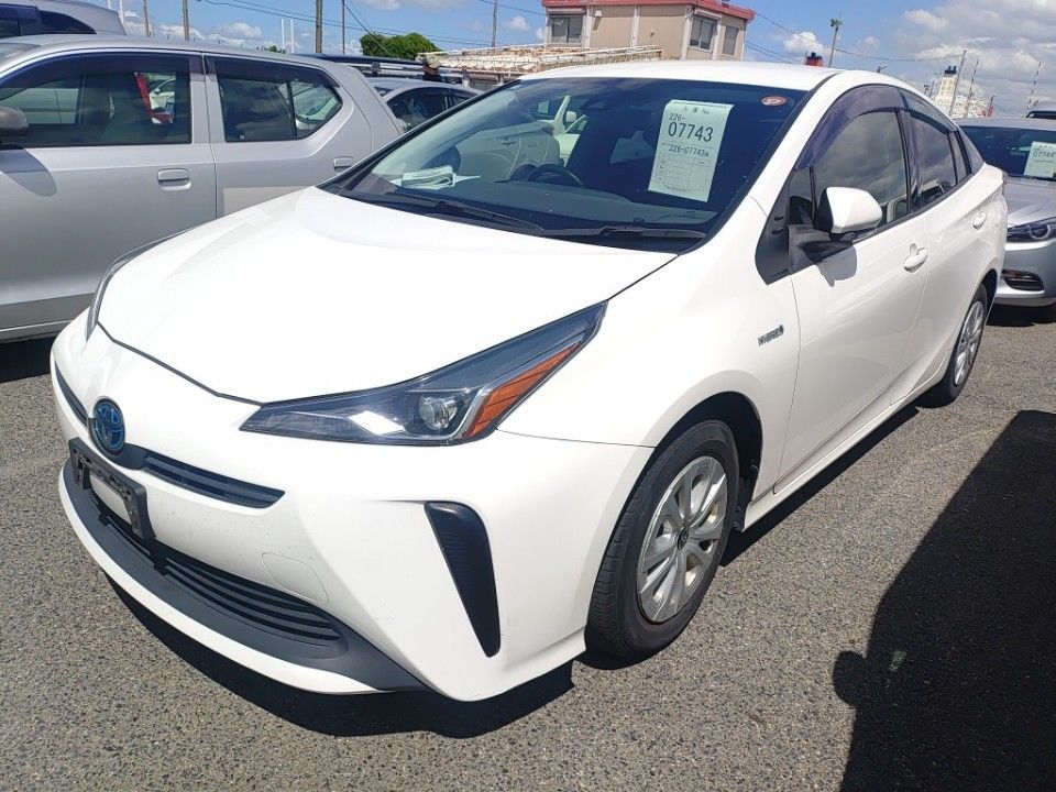 Japan Auction Vehicles 23 2019 Toyota Prius auction photo